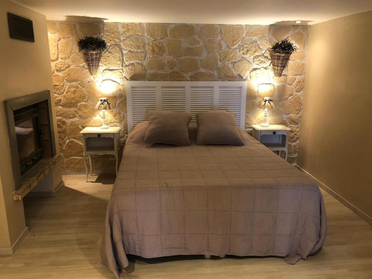 Gite Roussillon Dame Sirmonde Apartman Kültér fotó
